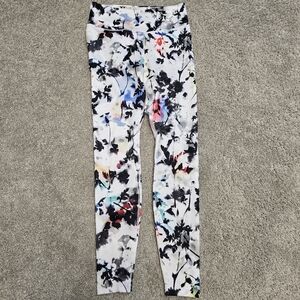 Nike Womens leggings size Medium nwt